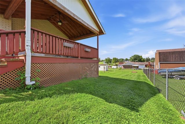 100 Burbank Dr, Hempfield Twp, PA 15642