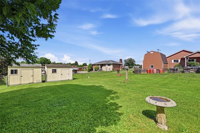 100 Burbank Dr, Hempfield Twp, PA 15642