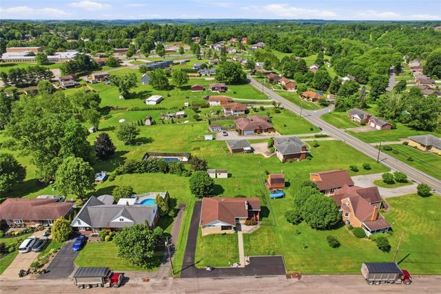 100 Burbank Dr, Hempfield Twp, PA 15642