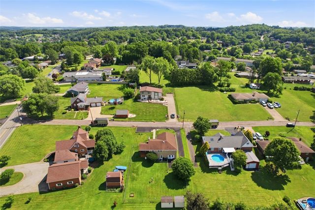 100 Burbank Dr, Hempfield Twp, PA 15642