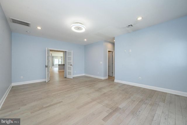 11 BROOK RD, Kendall Park, NJ 08824