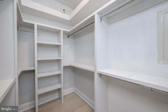 11 BROOK RD, Kendall Park, NJ 08824