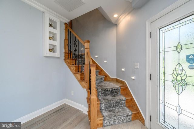 11 BROOK RD, Kendall Park, NJ 08824