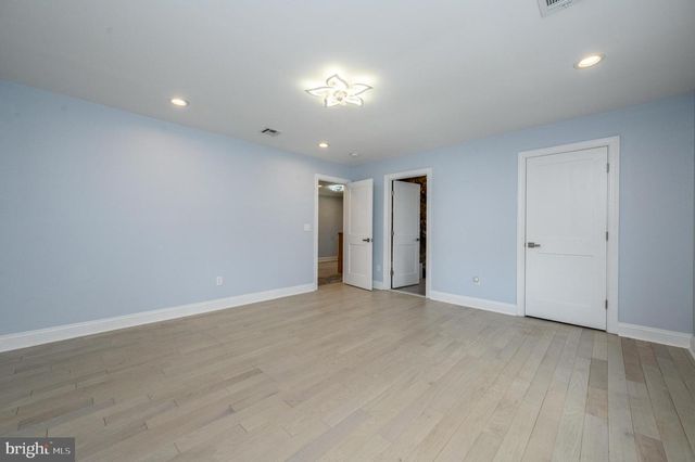 11 BROOK RD, Kendall Park, NJ 08824