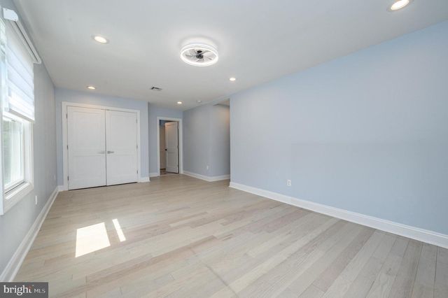 11 BROOK RD, Kendall Park, NJ 08824