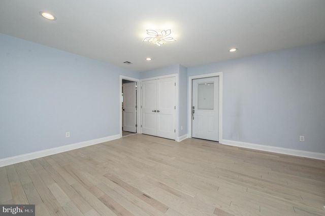 11 BROOK RD, Kendall Park, NJ 08824