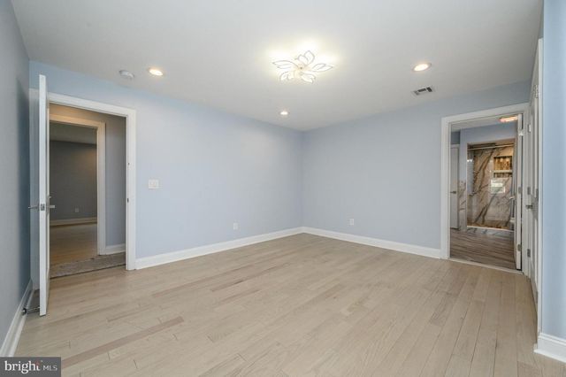 11 BROOK RD, Kendall Park, NJ 08824