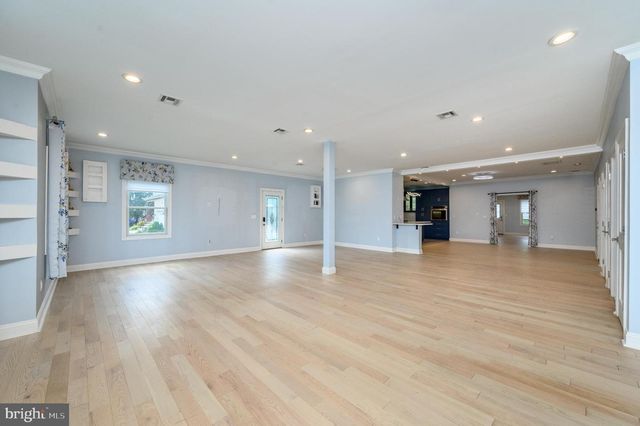 11 BROOK RD, Kendall Park, NJ 08824