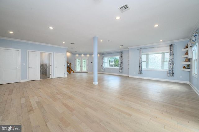 11 BROOK RD, Kendall Park, NJ 08824