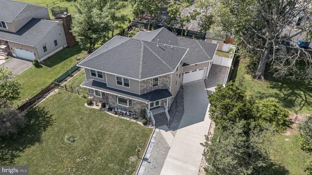 11 BROOK RD, Kendall Park, NJ 08824