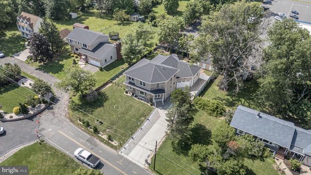 11 BROOK RD, Kendall Park, NJ 08824