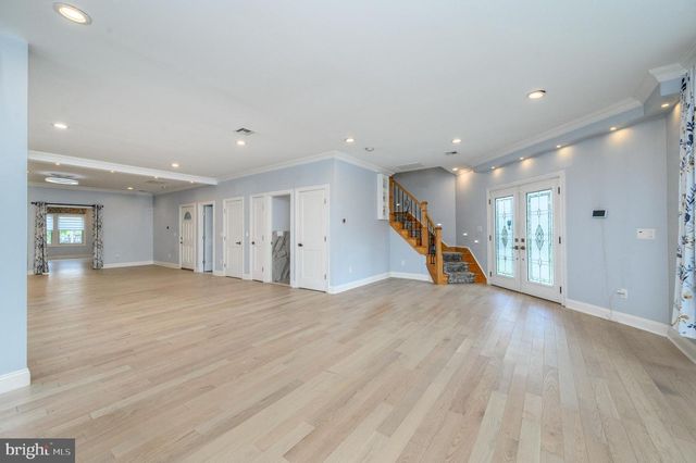 11 BROOK RD, Kendall Park, NJ 08824