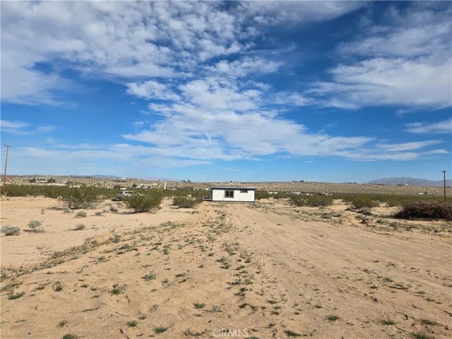 68423 Rainier, 29 Palms, CA 92277