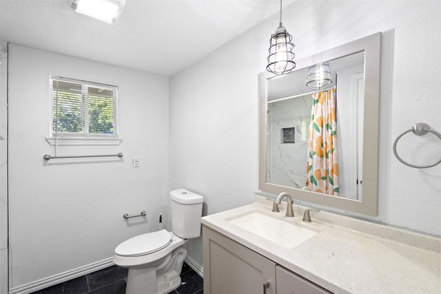 215 E 3rd Street, Ferris, TX 75125