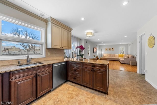 62 Longfield Dr, Hillsborough Twp., NJ 08844