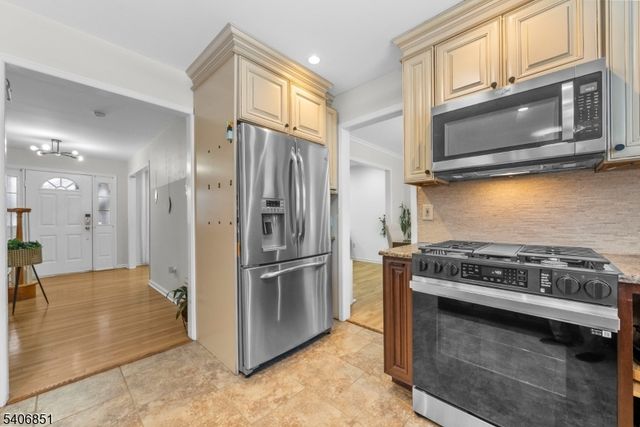 62 Longfield Dr, Hillsborough Twp., NJ 08844