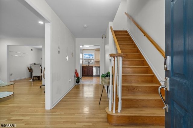 62 Longfield Dr, Hillsborough Twp., NJ 08844