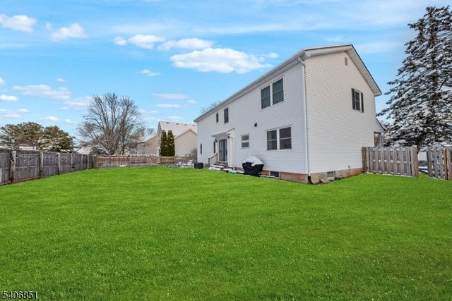 62 Longfield Dr, Hillsborough Twp., NJ 08844