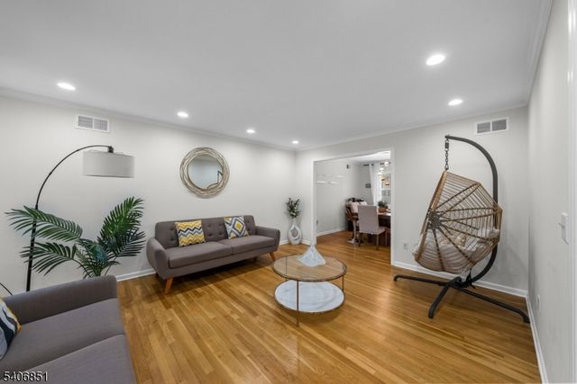 62 Longfield Dr, Hillsborough Twp., NJ 08844