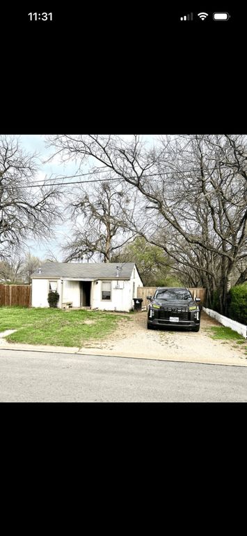 605 S Bradshaw Street, Denton, TX 76205