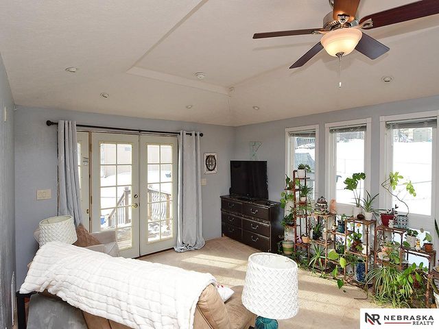 5330 S 91st Street, Omaha, NE 68127