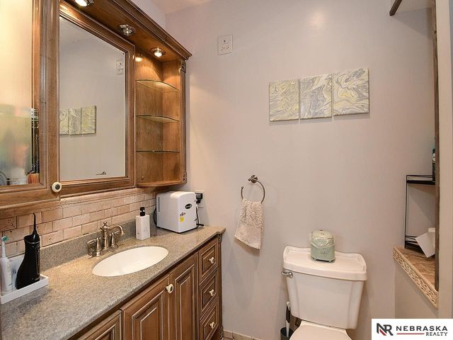 5330 S 91st Street, Omaha, NE 68127