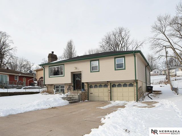 5330 S 91st Street, Omaha, NE 68127