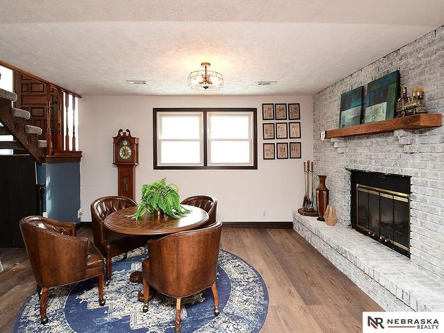 5330 S 91st Street, Omaha, NE 68127