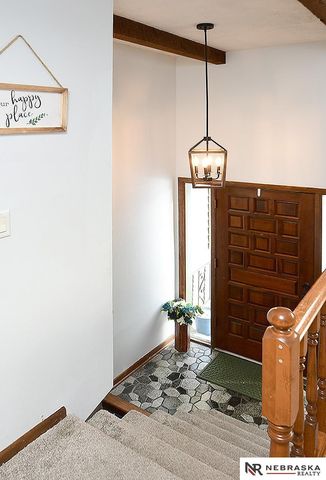 5330 S 91st Street, Omaha, NE 68127