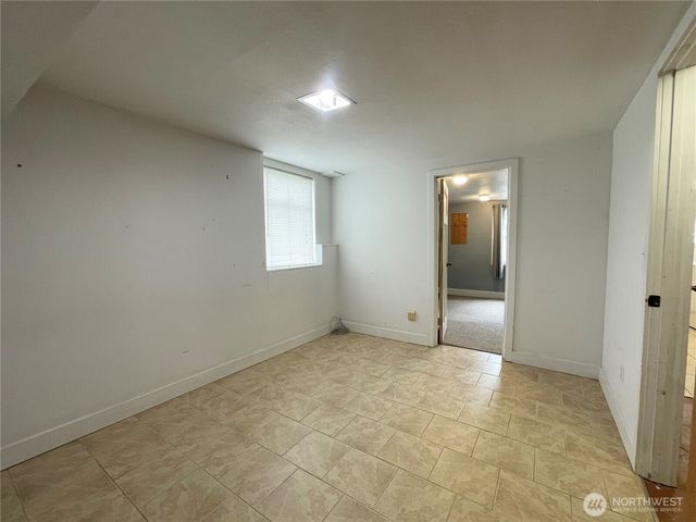 1706 NE 82nd St, Seattle, WA 98115