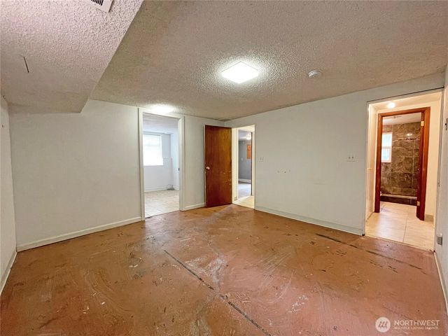 1706 NE 82nd St, Seattle, WA 98115