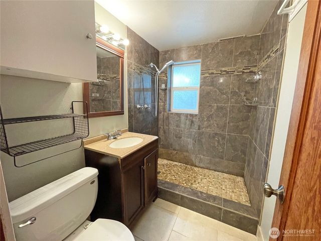 1706 NE 82nd St, Seattle, WA 98115