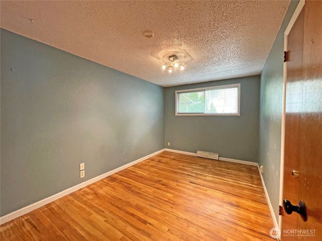 1706 NE 82nd St, Seattle, WA 98115