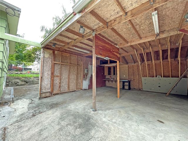 1706 NE 82nd St, Seattle, WA 98115