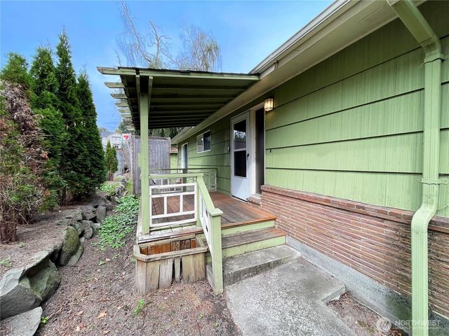 1706 NE 82nd St, Seattle, WA 98115