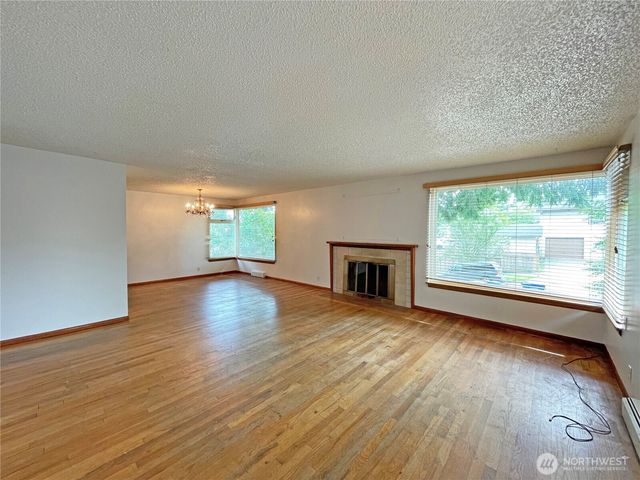 1706 NE 82nd St, Seattle, WA 98115