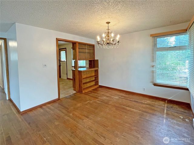 1706 NE 82nd St, Seattle, WA 98115