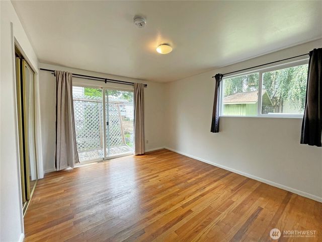 1706 NE 82nd St, Seattle, WA 98115