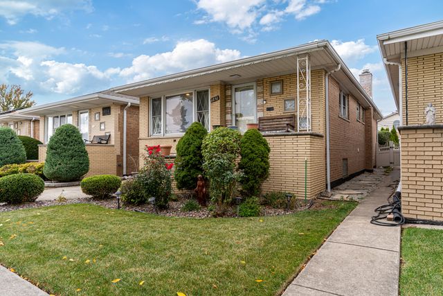 6850 W 64th Street, Chicago, IL 60638