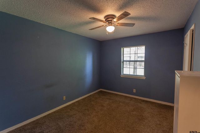 1101 Russell Dr, Whitehouse, TX 75791