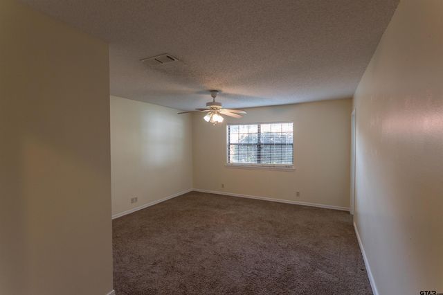 1101 Russell Dr, Whitehouse, TX 75791
