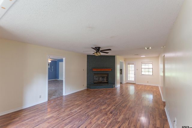 1101 Russell Dr, Whitehouse, TX 75791