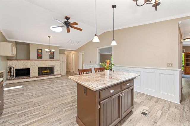 5125 Thomas Dr, Auburn, CA 95602