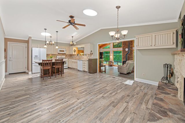 5125 Thomas Dr, Auburn, CA 95602