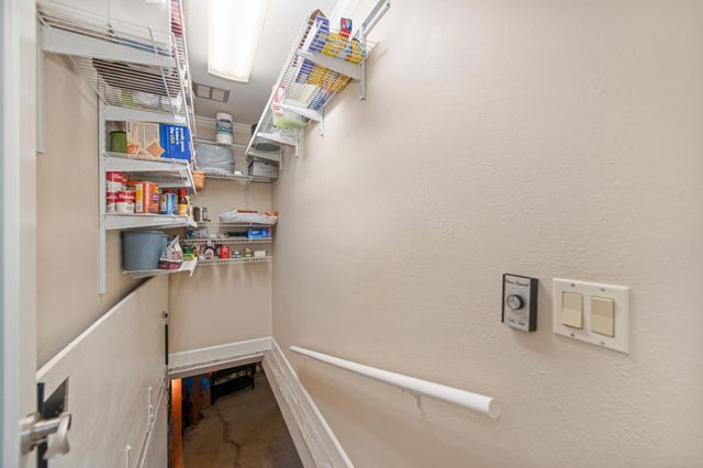 5125 Thomas Dr, Auburn, CA 95602