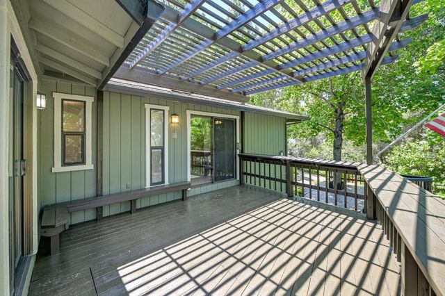 5125 Thomas Dr, Auburn, CA 95602