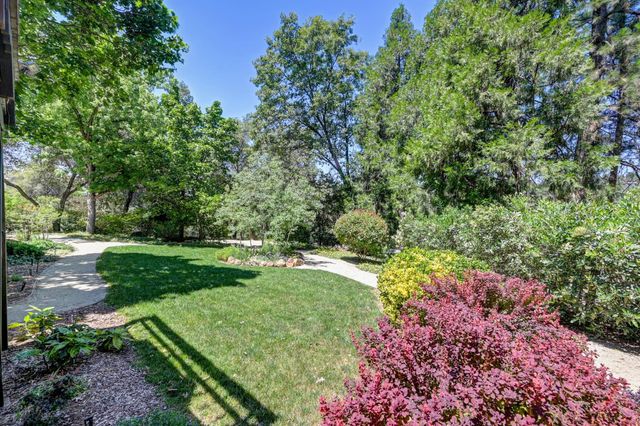 5125 Thomas Dr, Auburn, CA 95602
