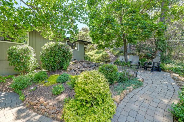 5125 Thomas Dr, Auburn, CA 95602