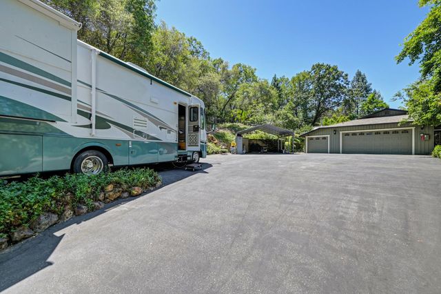 5125 Thomas Dr, Auburn, CA 95602