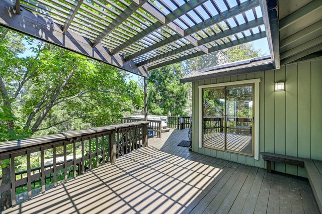 5125 Thomas Dr, Auburn, CA 95602